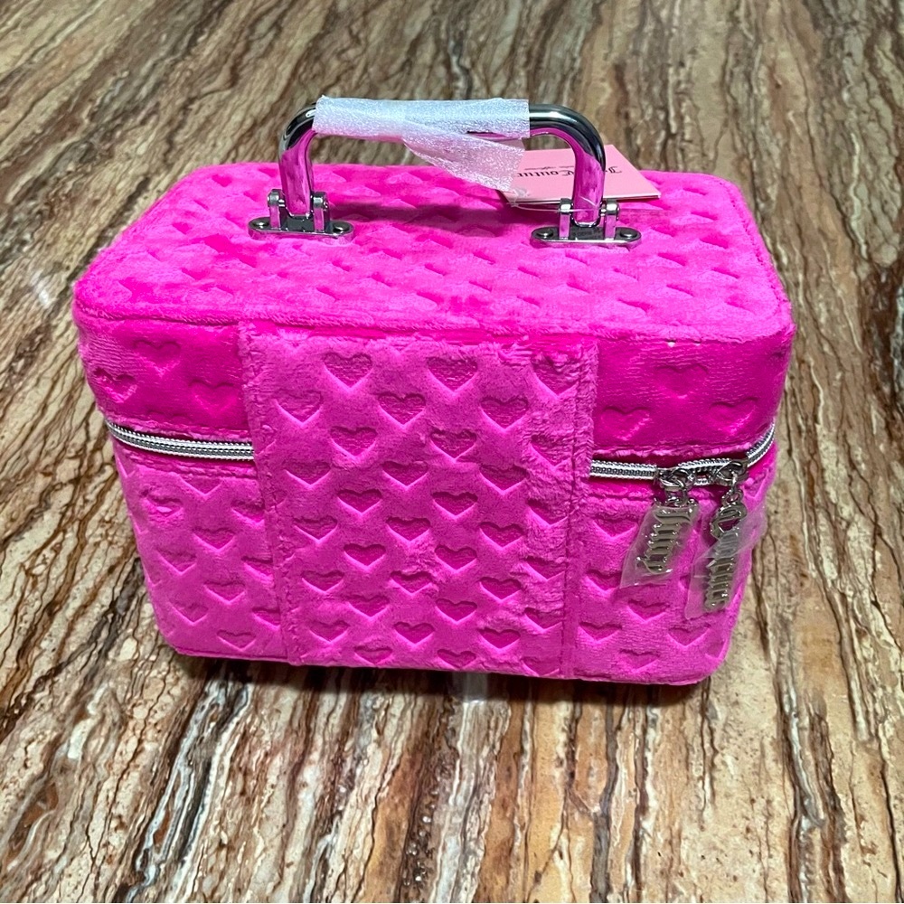 Juicy Couture - Picture 3 of 8